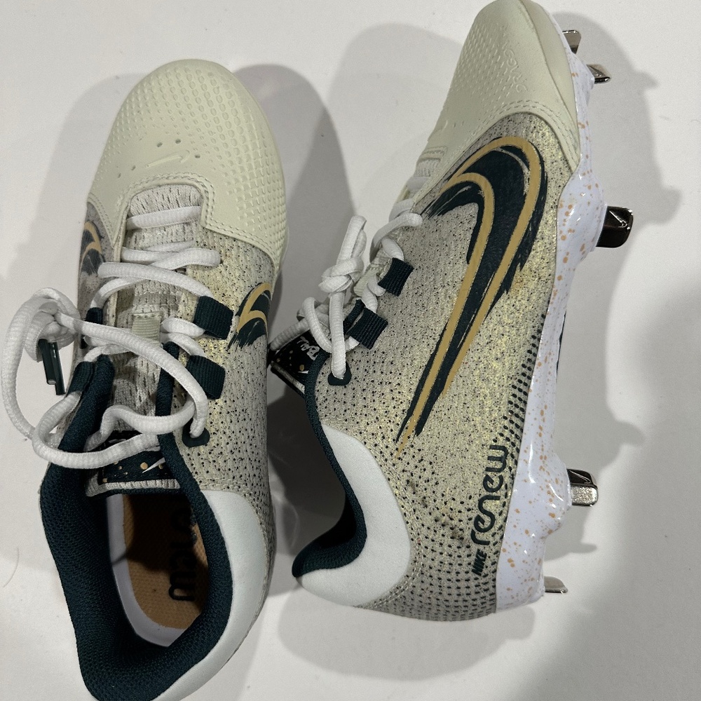 Nike Hyperdiamond 4 Pro MCS Womens Softball Cleats - Size 6.5 NEW, No box.